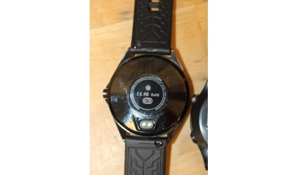 2 diverse horloges, wo GARMIN Forerunner 945, werking niet gekend, zonder kabels